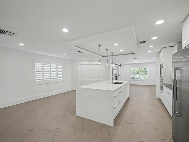 7981 Edgewater Dr, West Palm Beach, FL 33406