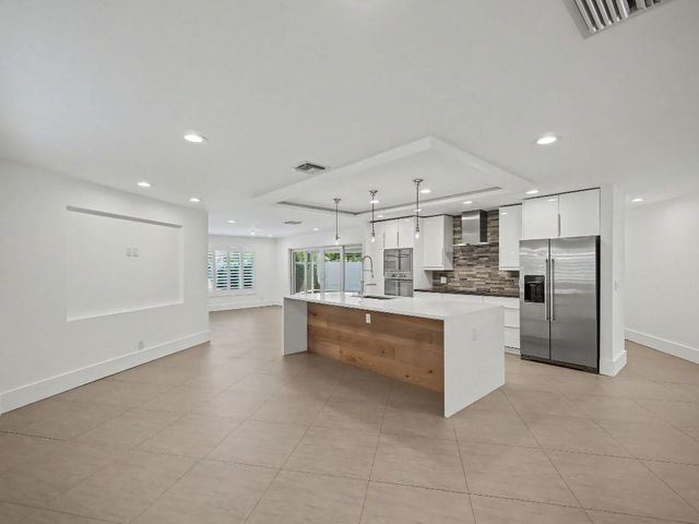 7981 Edgewater Dr, West Palm Beach, FL 33406