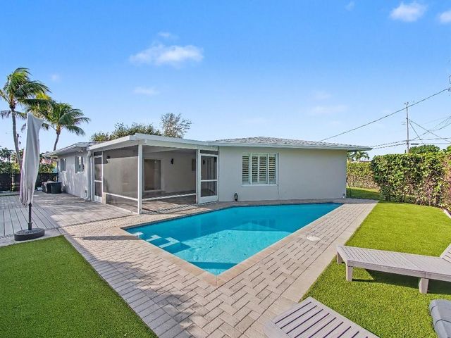 7981 Edgewater Dr, West Palm Beach, FL 33406