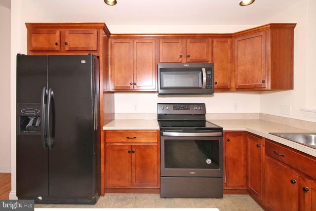 43 FARM LN, Lancaster, PA 17603