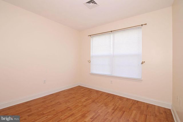 43 FARM LN, Lancaster, PA 17603