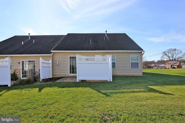 43 FARM LN, Lancaster, PA 17603