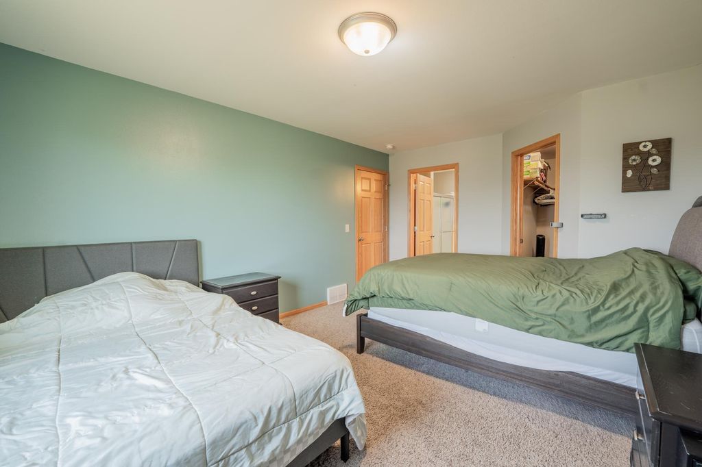 Image 16 of property listing at 4552 117th Street, Chippewa Falls, WI 54729