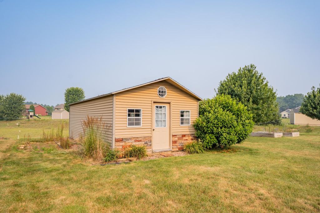 Image 6 of property listing at 4552 117th Street, Chippewa Falls, WI 54729