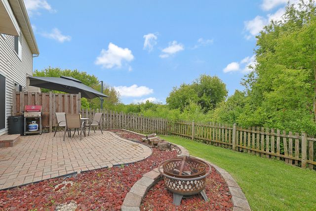 17 Ronan Court, Lake In The Hills, IL 60156