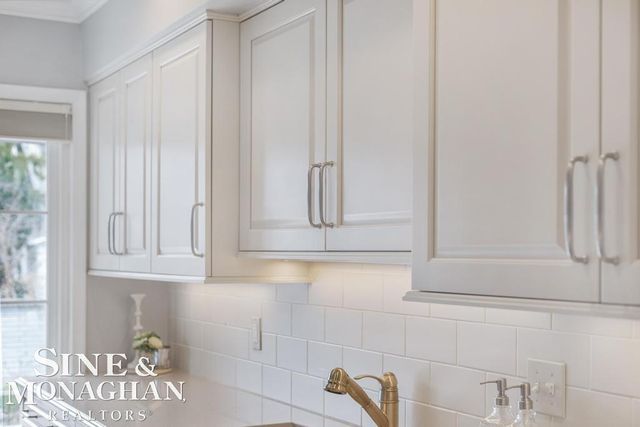 2029 Shorepointe Lane, Grosse Pointe, MI 48236