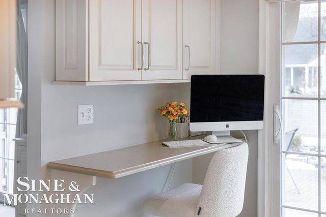 2029 Shorepointe Lane, Grosse Pointe, MI 48236