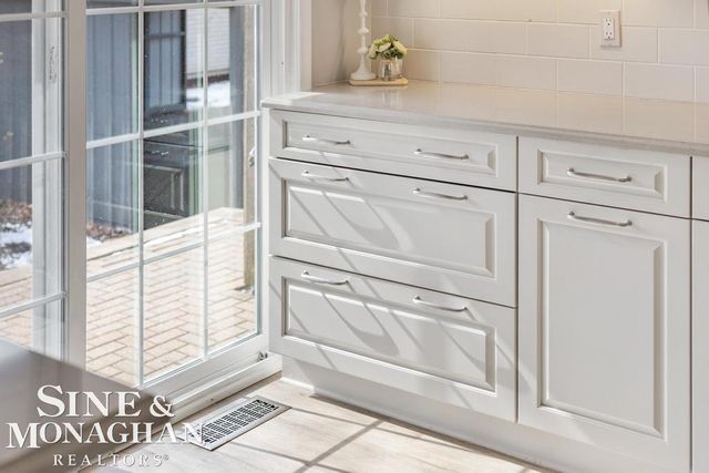 2029 Shorepointe Lane, Grosse Pointe, MI 48236