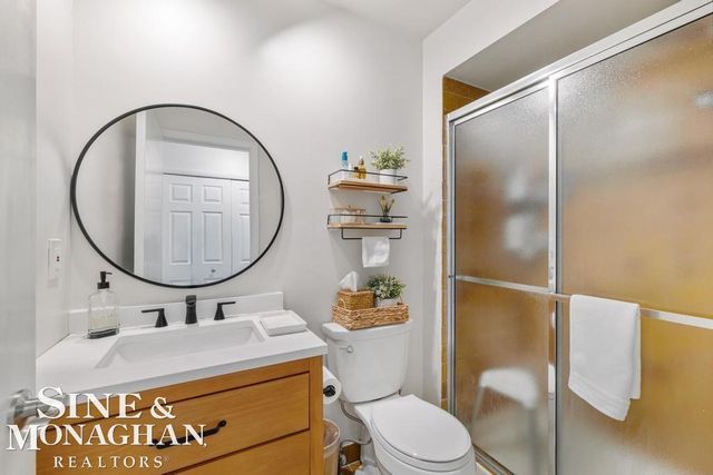 2029 Shorepointe Lane, Grosse Pointe, MI 48236