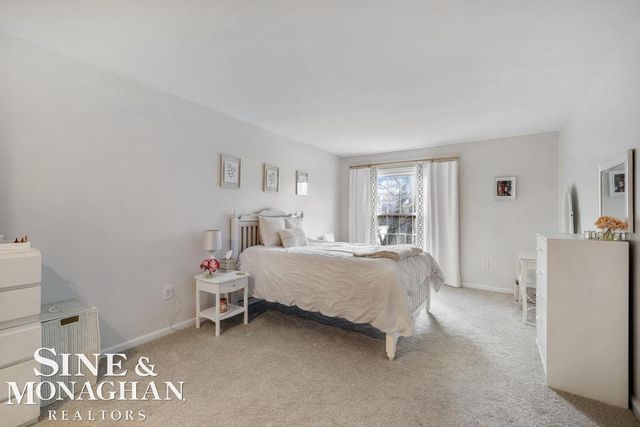 2029 Shorepointe Lane, Grosse Pointe, MI 48236