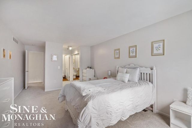 2029 Shorepointe Lane, Grosse Pointe, MI 48236