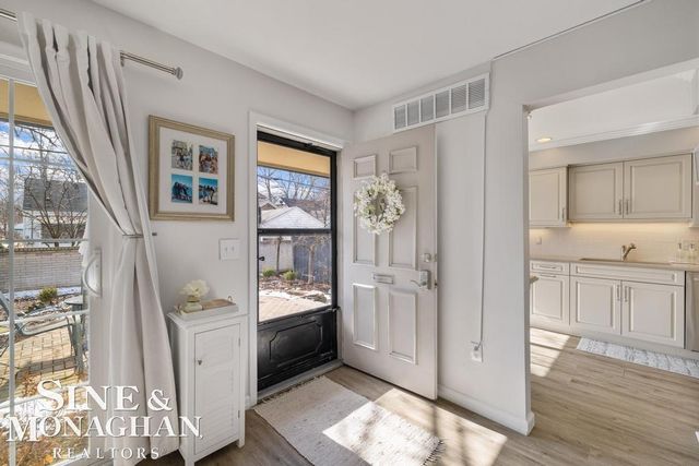 2029 Shorepointe Lane, Grosse Pointe, MI 48236