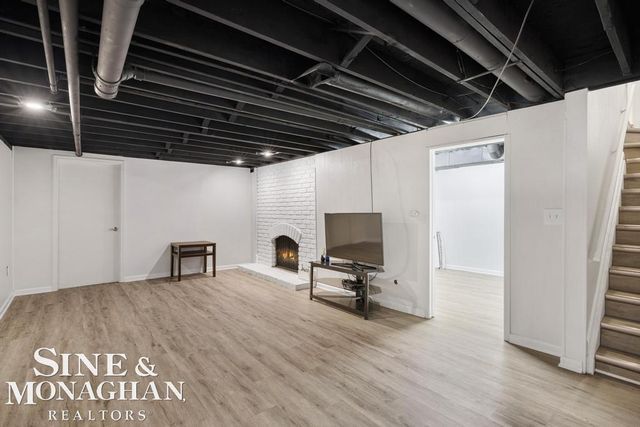 2029 Shorepointe Lane, Grosse Pointe, MI 48236