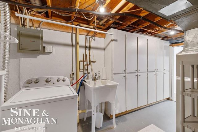 2029 Shorepointe Lane, Grosse Pointe, MI 48236