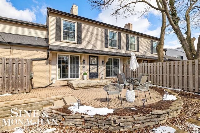 2029 Shorepointe Lane, Grosse Pointe, MI 48236