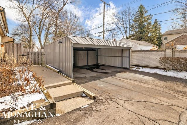 2029 Shorepointe Lane, Grosse Pointe, MI 48236