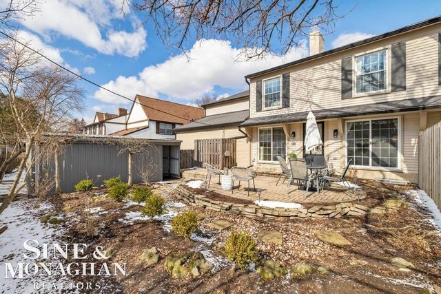 2029 Shorepointe Lane, Grosse Pointe, MI 48236