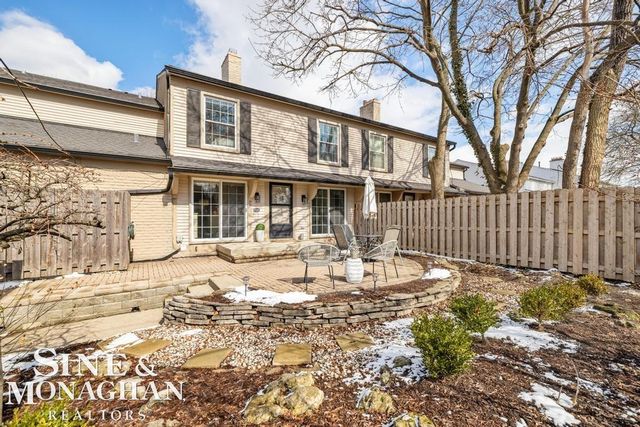 2029 Shorepointe Lane, Grosse Pointe, MI 48236