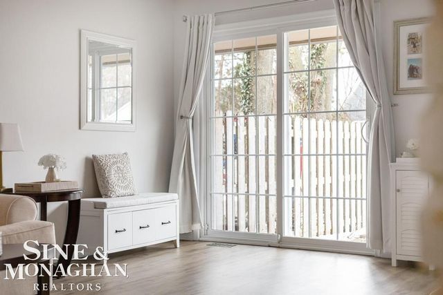 2029 Shorepointe Lane, Grosse Pointe, MI 48236