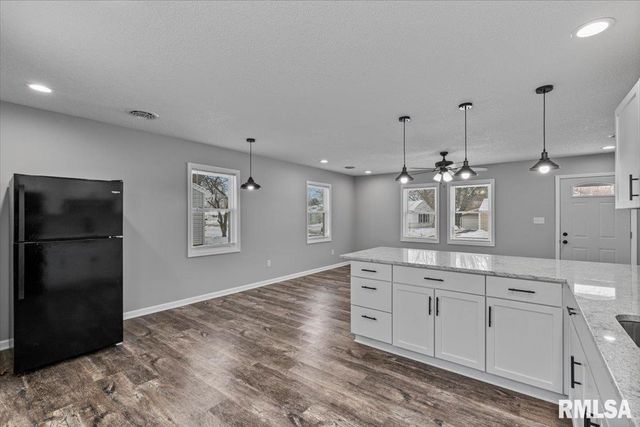 3210 W 70TH Street, Davenport, IA 52806