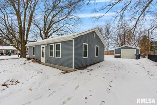 3210 W 70TH Street, Davenport, IA 52806