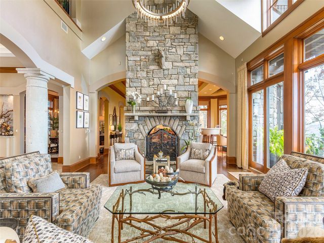 633 Altamont View, Asheville, NC 28804