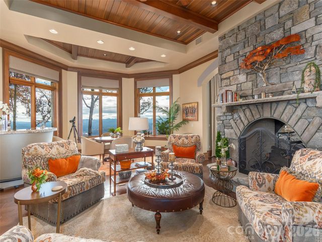 633 Altamont View, Asheville, NC 28804