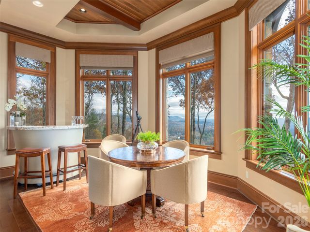 633 Altamont View, Asheville, NC 28804