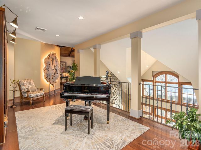 633 Altamont View, Asheville, NC 28804