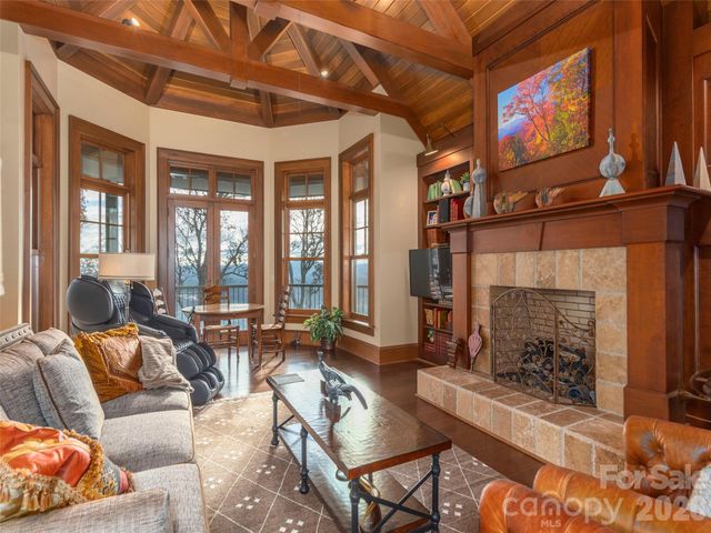 633 Altamont View, Asheville, NC 28804