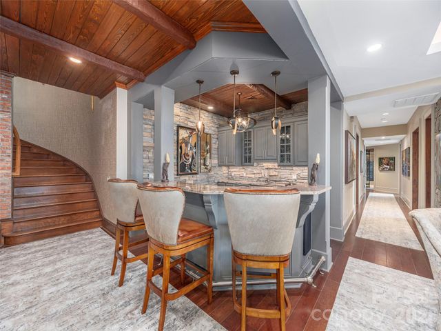 633 Altamont View, Asheville, NC 28804