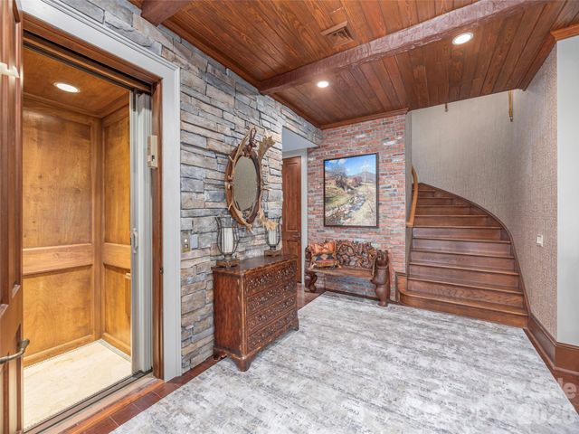 633 Altamont View, Asheville, NC 28804