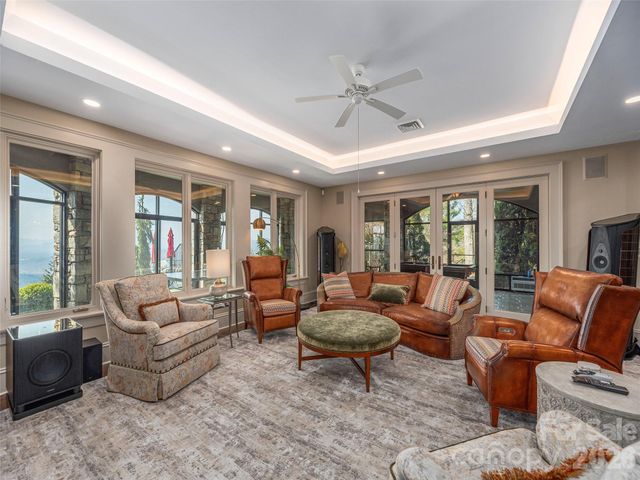 633 Altamont View, Asheville, NC 28804