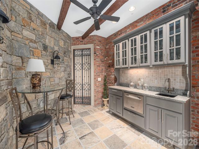 633 Altamont View, Asheville, NC 28804