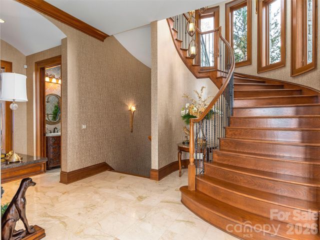 633 Altamont View, Asheville, NC 28804