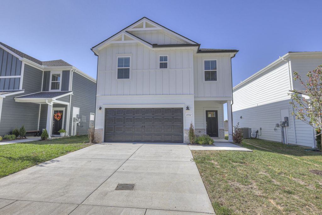 1764 Flora Grv, Hermitage, TN 37076