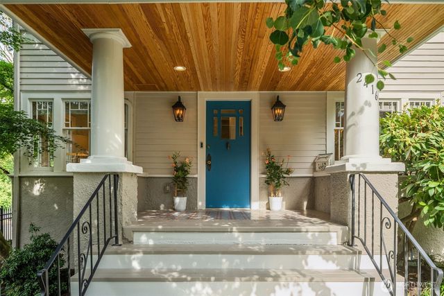 2416 2nd Avenue N, Seattle, WA 98109