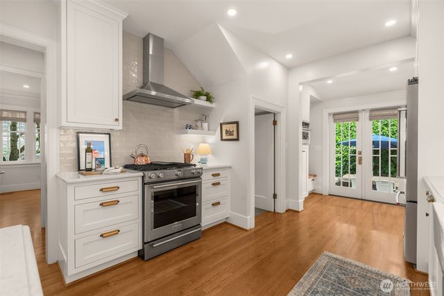 2416 2nd Avenue N, Seattle, WA 98109