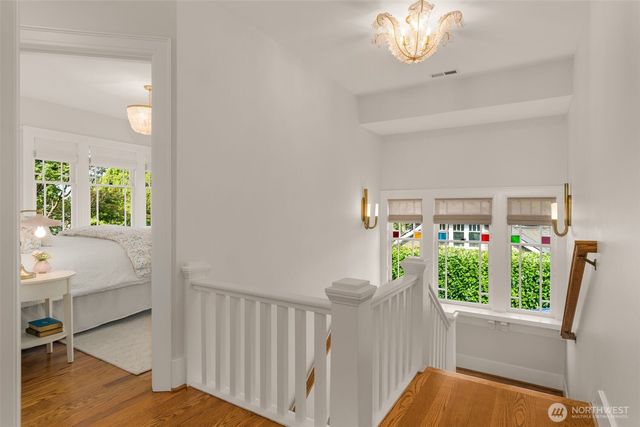 2416 2nd Avenue N, Seattle, WA 98109