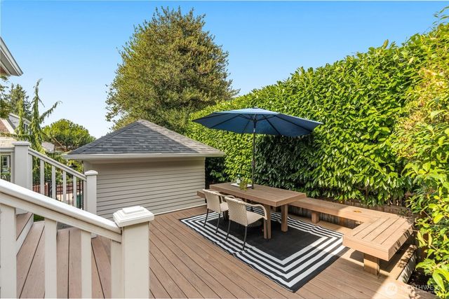 2416 2nd Avenue N, Seattle, WA 98109