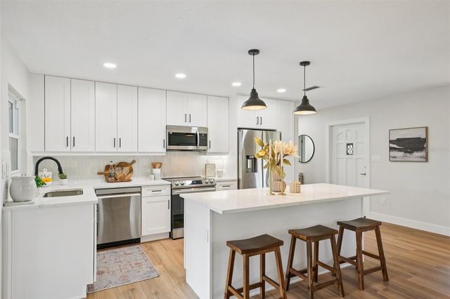 311 SHORE DRIVE E, Oldsmar, FL 34677