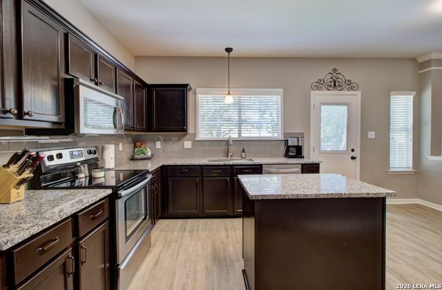2103 Shoreham, San Antonio, TX 78260