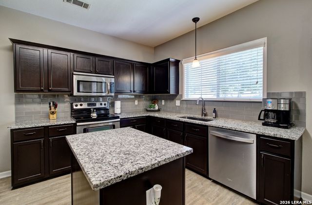 2103 Shoreham, San Antonio, TX 78260