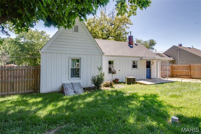 23 N 9th Street, East Alton, IL 62024