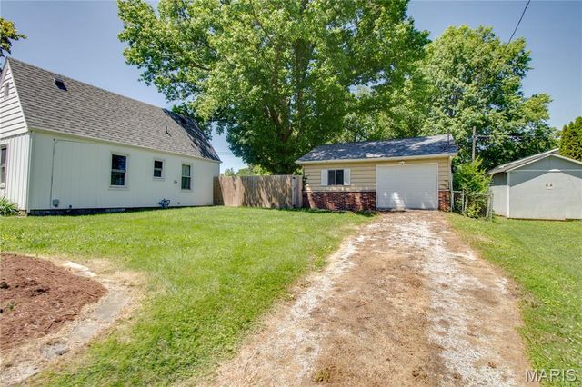 23 N 9th Street, East Alton, IL 62024