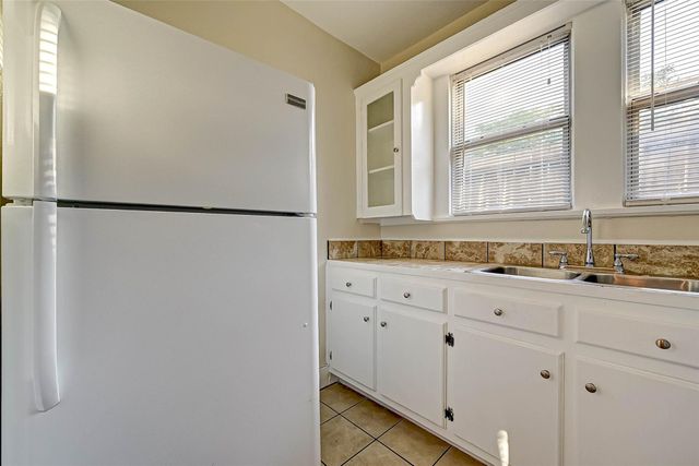 1748 Richmond Avenue 4, Houston, TX 77098