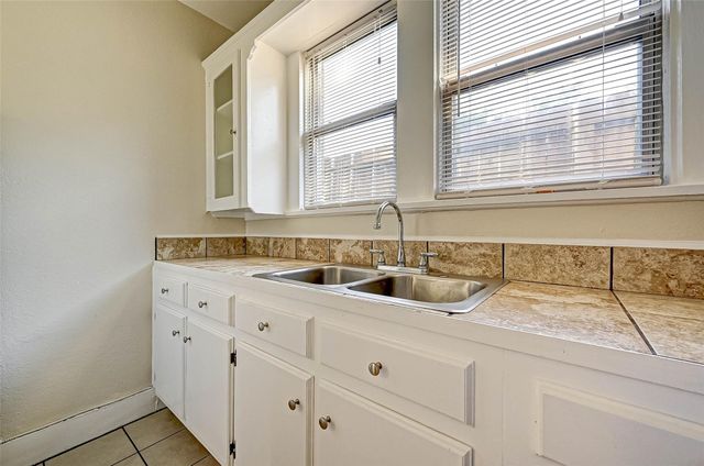 1748 Richmond Avenue 4, Houston, TX 77098