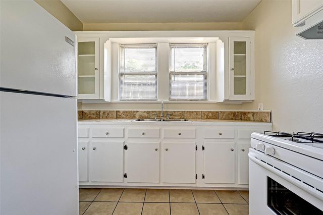 1748 Richmond Avenue 4, Houston, TX 77098