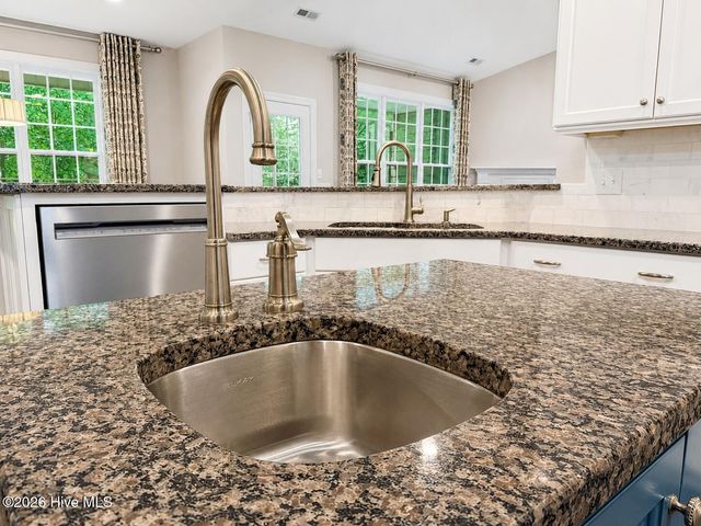 39 Excalibur Point, Hampstead, NC 28443