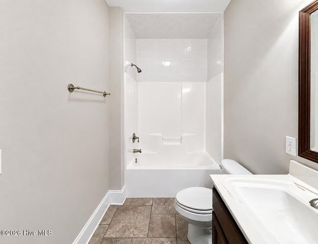 39 Excalibur Point, Hampstead, NC 28443